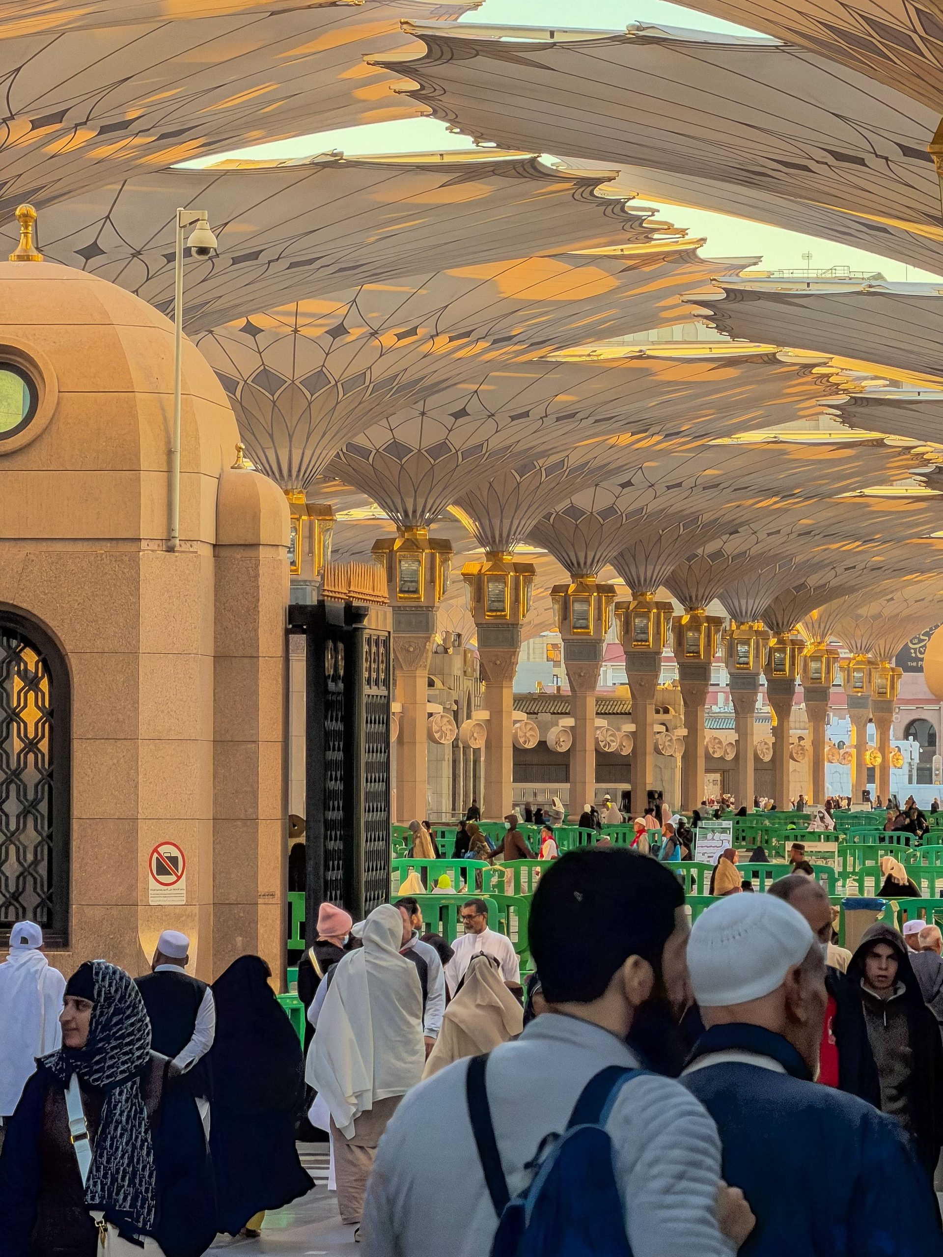 3 star economy Umrah 14 days Nabawi courtyard